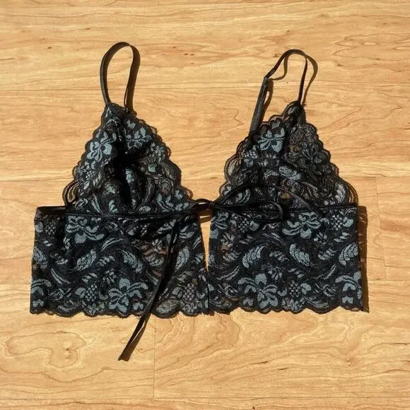 Fredrick’s of Hollywood • Black & Powder Blue Floral Lace Bralette Size Large - Picture 2 of 5
